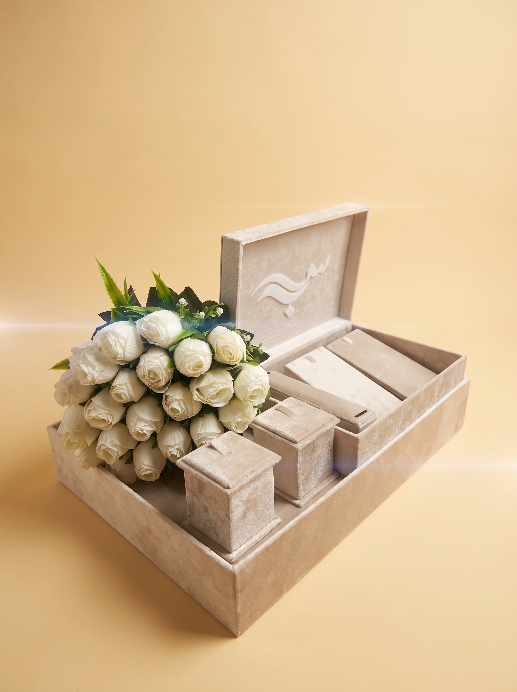 Wedding Gifts for Newlyweds – Personalized Gift Box