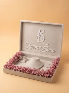 Geschenke Hochzeit: Super edle Schmuckbox mit Namen 2026